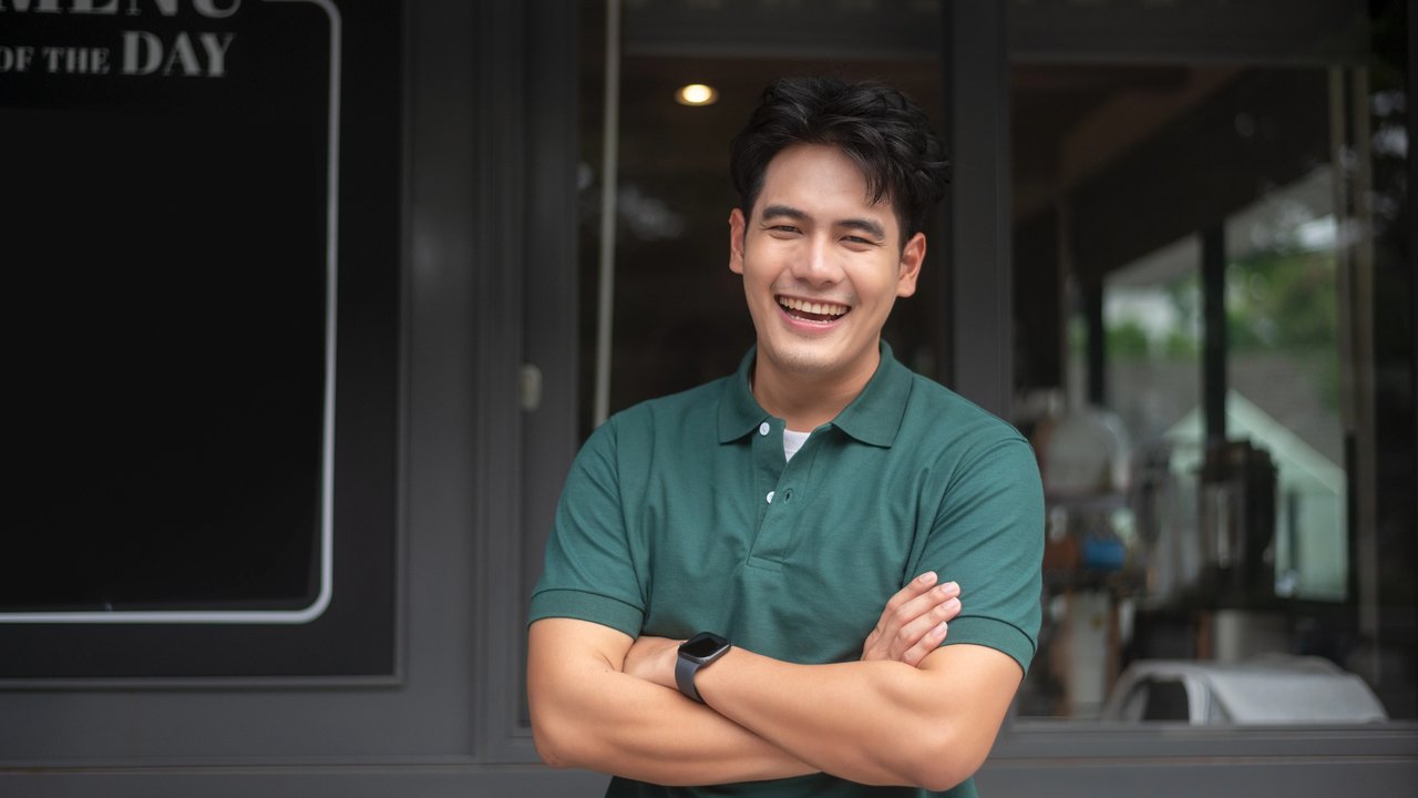 Ilustrasi pria dengan signature scent.