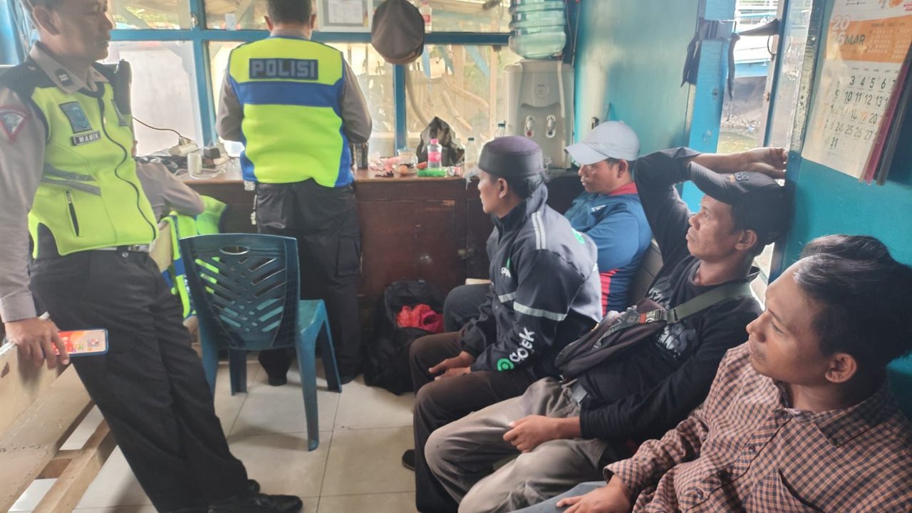 Viral! Calon Penumpang Ditawari Tiket Bus Naik 100 Persen, Polisi Tangkap 4 Calo di Eks Terminal Terboyo