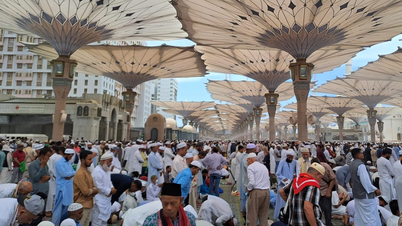 Bus Jemaah Umrah Asal Indonesia Terbakar Dalam Perjalanan ke Madinah