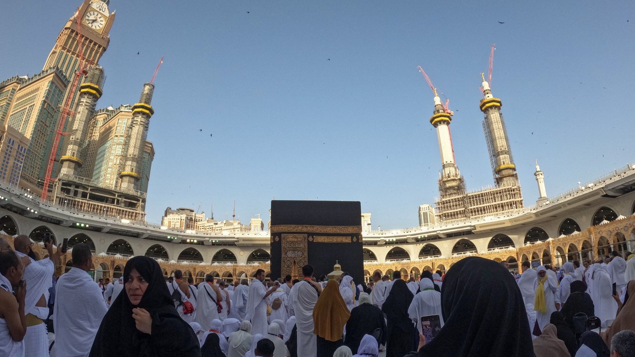 Dampak Perang Iran vs AS dan Israel, 9.400 Jemaah Umrah Jatim Tertahan di Arab Saudi