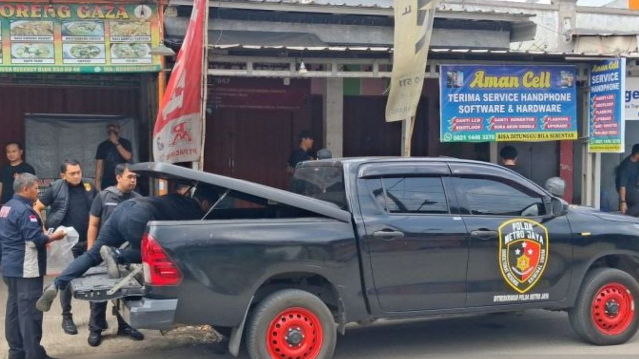 Polisi Tangkap 2 Orang Terduga Pelaku Pembunuhan Karyawan Ayam Geprek yang Mayatnya Disimpan di Freezer tanpa Tangan dan Kaki