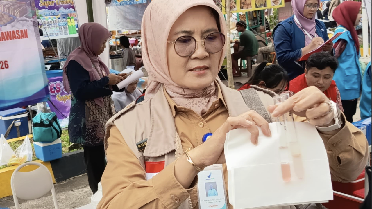 BPOM Semarang Temukan Zat Boraks Pada Gendar Saat Sidak Makanan Takjil di Tembalang