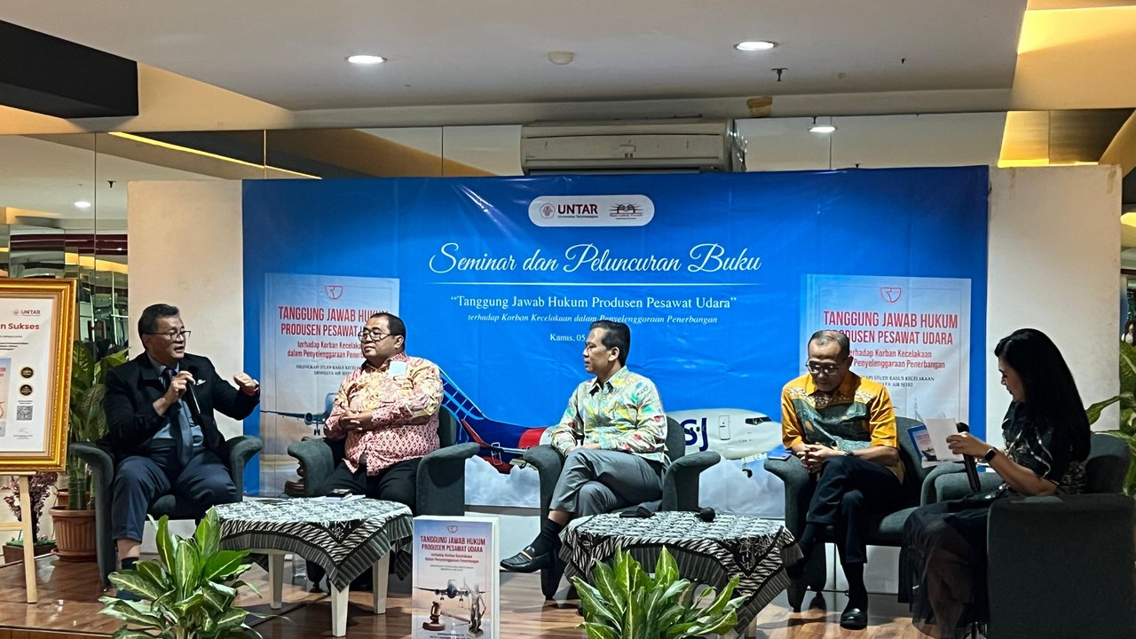 Lewat Buku, Praktisi Hukum Penerbangan Edukasi Konsumen tentang Hak dan Perlindungan Korban Pesawat