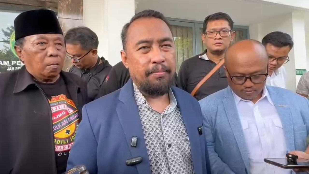 Kubu Alumni UGM Siapkan Banding usai PN Solo Tolak Gugatan CLS soal Ijazah Jokowi