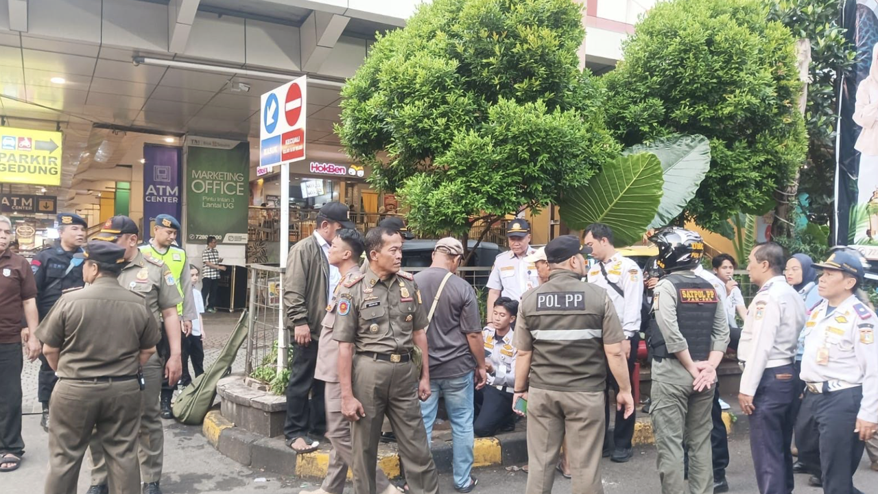 Satpol PP Tertibkan Jukir Liar di Blok M Square, 6 Orang Diamankan