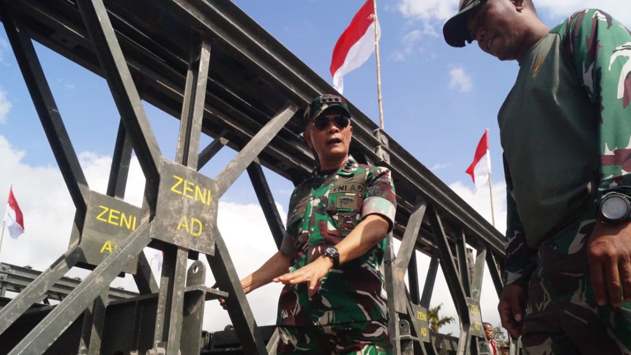 Kasum TNI Raih Penghargaan Internasional, Operasi Pembebasan Pilot Susi Air Tegaskan Peran Humanis di Papua