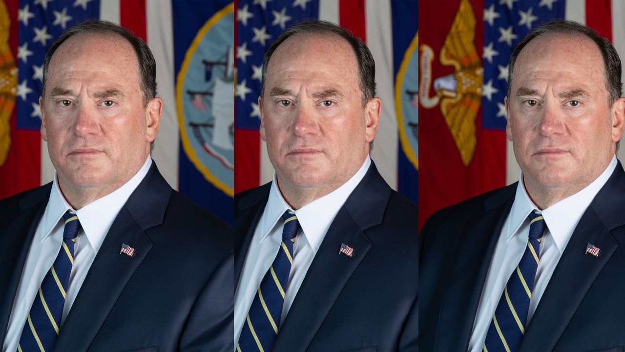 Sekretaris Angkatan Laut AS John Phelan Mundur