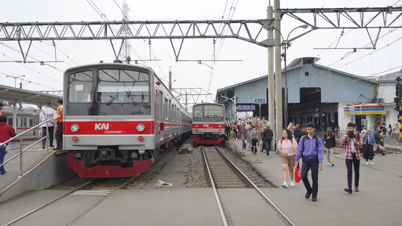 Gaduh Dugaan Pelecehan Sesama Jenis di Commuter Line Jakarta Kota-Bogor, KAI Buka Suara