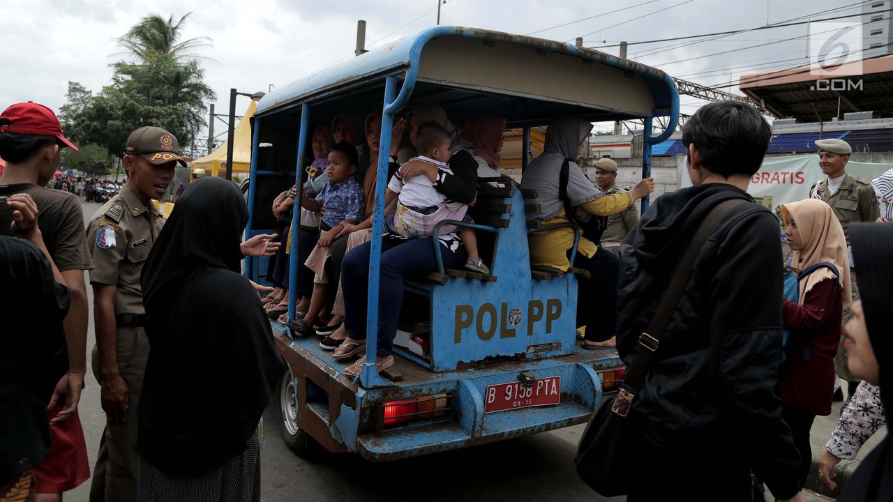 Heboh Mobil Dinas Satpol PP DKI Jakarta Parkir di Trotoar, Kasatpol Minta Maaf dan Sanksi Petugas