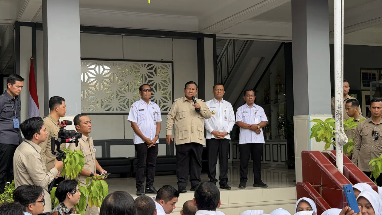 Prabowo ke Siswa SMAN 1 Cilacap: Percaya Presidenmu, Saya Berjuang Demi Masa Depan Kalian