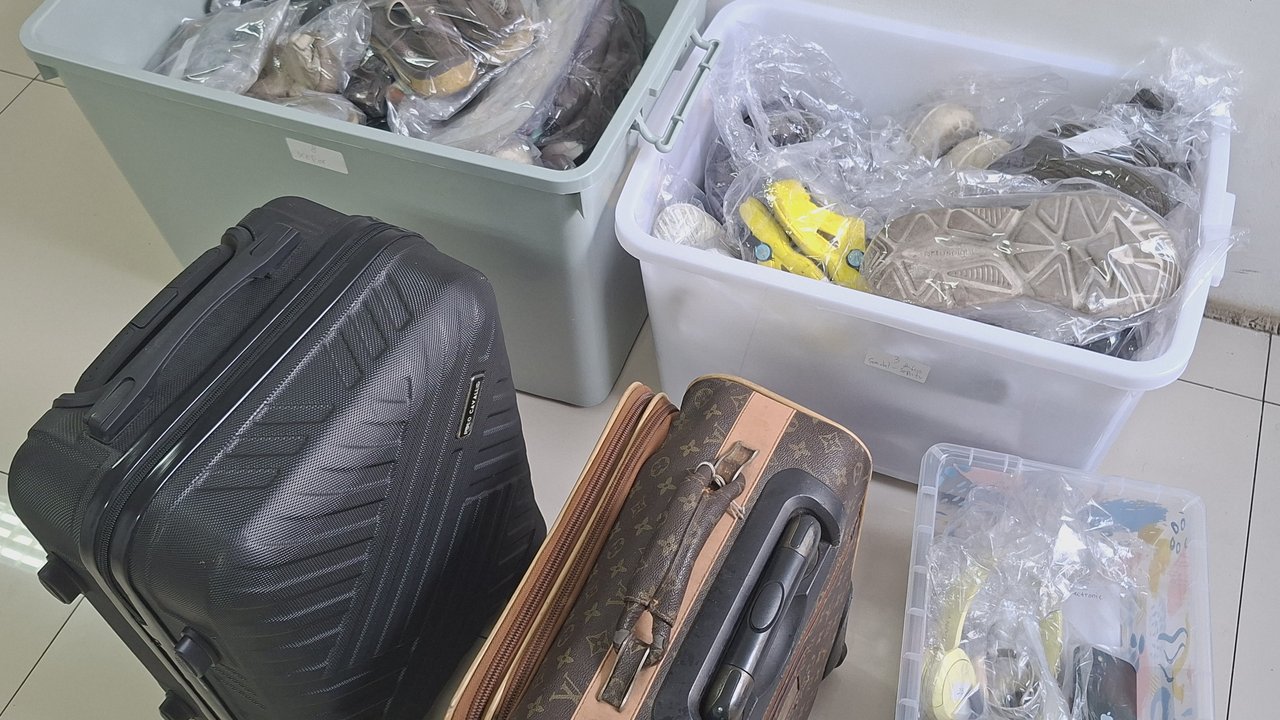 Bikin Sedih, Deretan Barang Milik Korban Kecelakaan Kereta di Stasiun Bekasi Timur Bisa Langsung Dijemput Keluarga