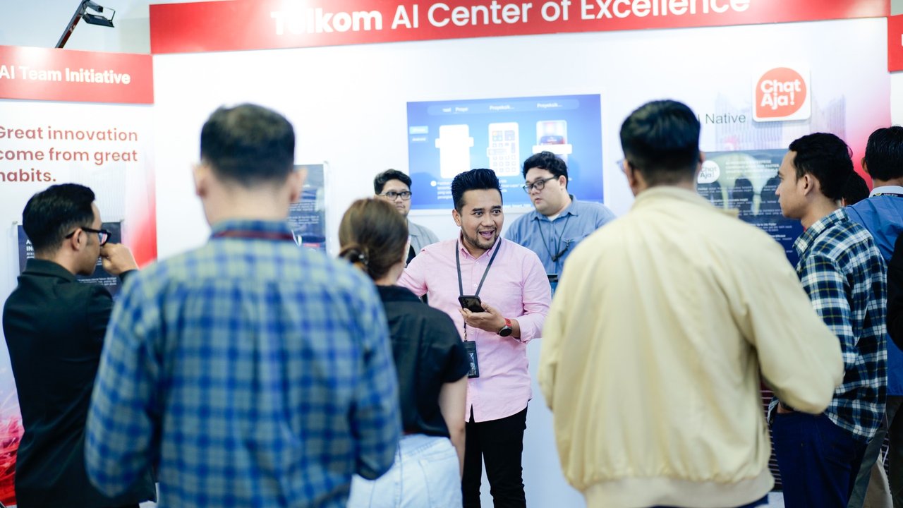 Telkom kembali menyelenggarakan ajang tahunan IT and Digital Summit (ITD Summit) 2026 di Bandung dengan menampilkan beragam solusi AI yang inovatif.