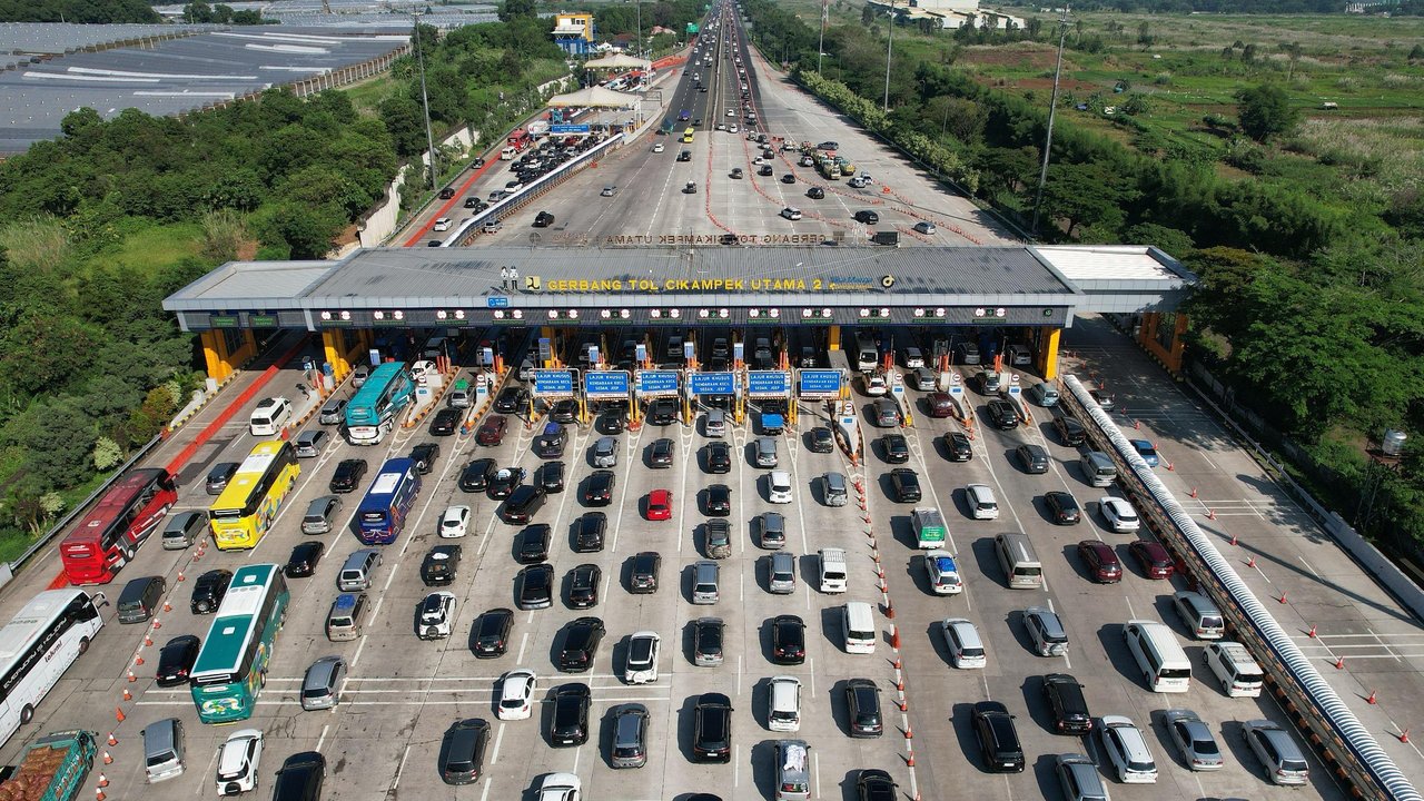 Long Weekend, 77.000 Lebih Kendaraan Lintasi GT Cikatama Menuju Timur Trans Jawa