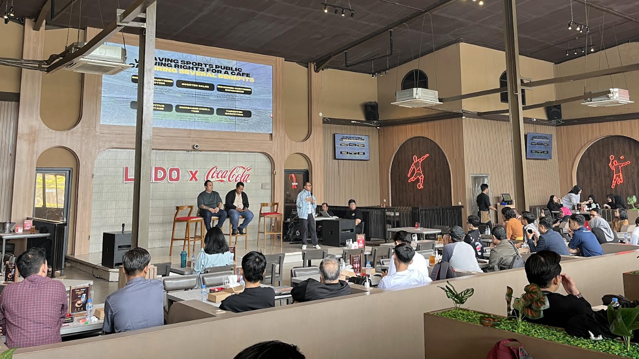 title
         Ada Sanksi Bagi Pelaku Usaha yang Nekat Gelar Nobar Ilegal di Bandung, IEG Ingatkan Lisensi Resmi 
    
    peristiwa
    description
         Merujuk aturan, sanksi untuk kegiatan nobar ilegal yang digelar oleh pelaku usaha adalah pidana dan denda. 
    
    Thu, 21 May 2026 17:08:19 +0700
    
    
    
    
         Ada Sanksi Bagi Pelaku Usaha yang Nekat Gelar Nobar Ilegal di Bandung, IEG Ingatkan Lisensi Resmi