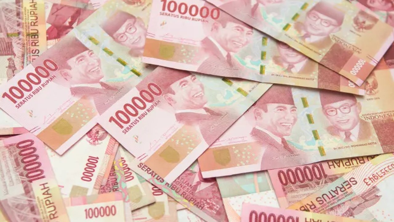 Rupiah Ditutup Kamis 21 Mei 2026 Lesu ke Rp17.667 per Dolar AS