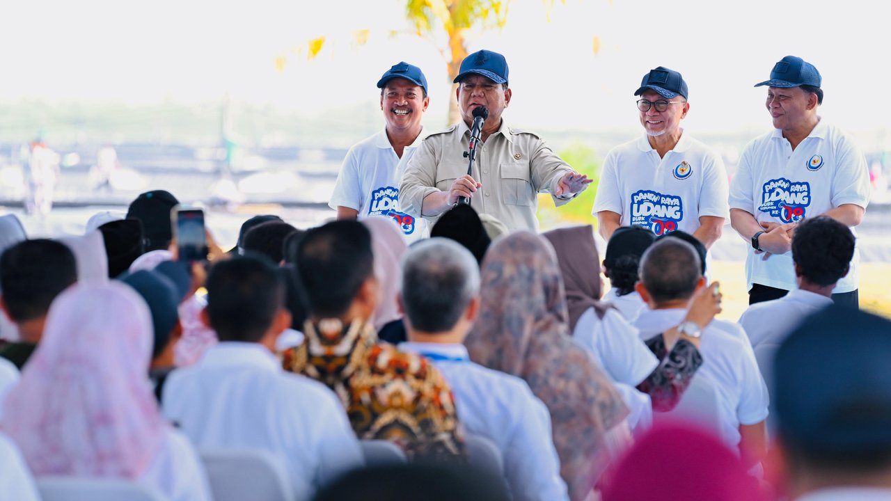 Kelakar Prabowo saat Menko Zulhas Salah Beri Informasi: Perlu di Reshuffle Enggak?