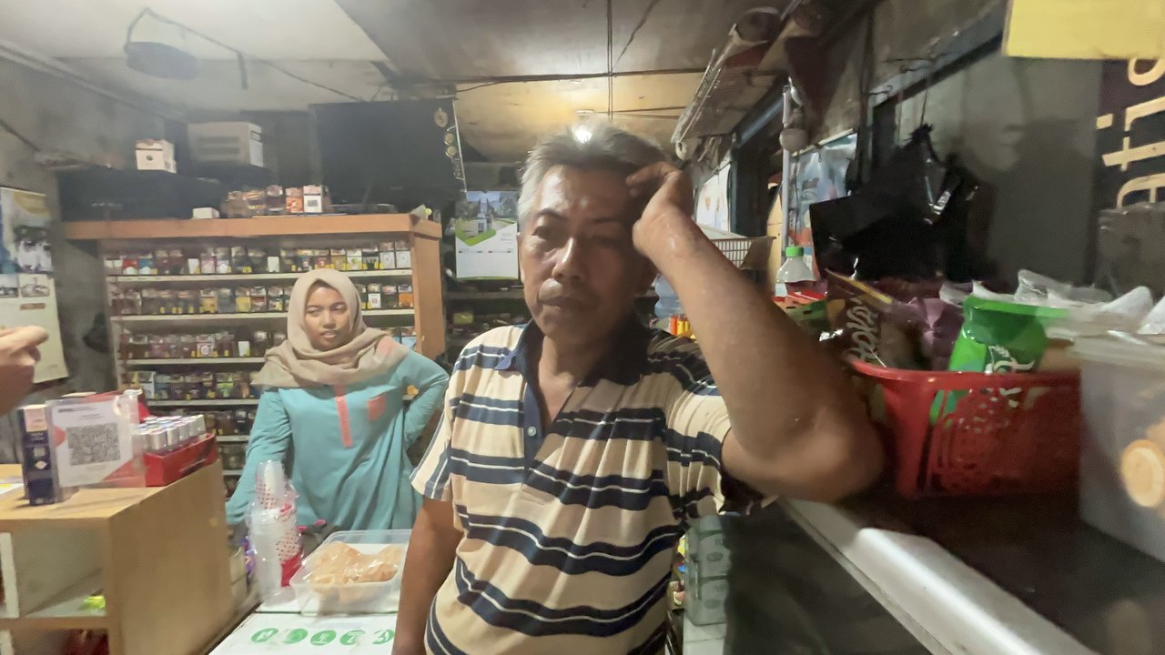 Baru Ditambal Pagi Hari, Jalan Lenteng Agung Amblas Malamnya