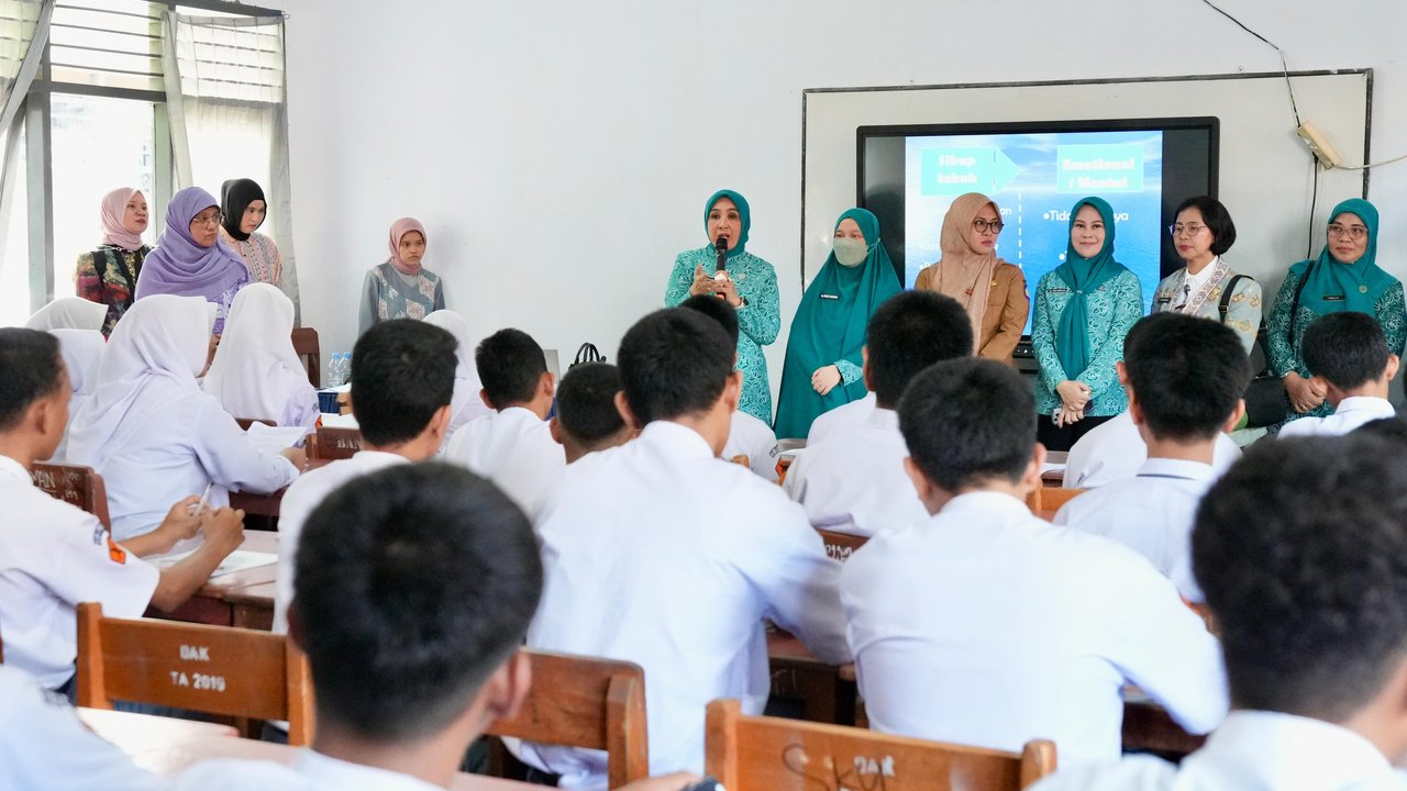 Talkshow di SMAN 9 Gowa, Ketum TP PKK Dorong Siswa Kembangkan Bakat dan Potensi Diri