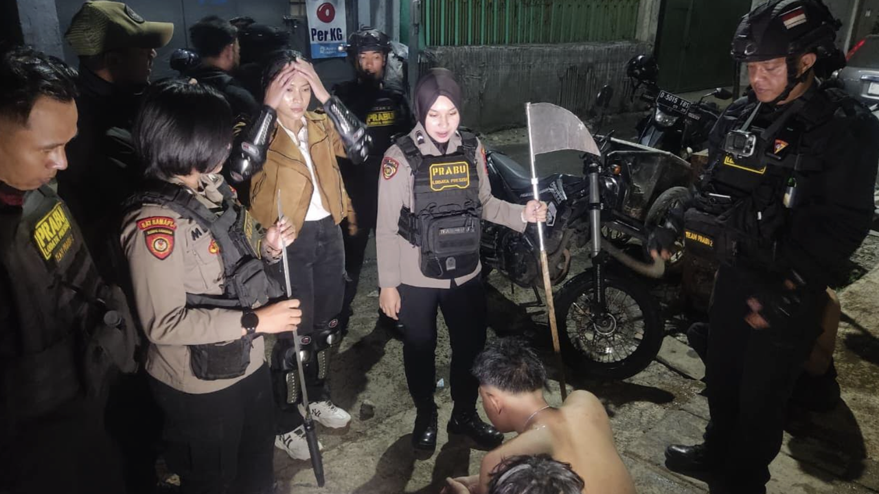 Viral Acungkan Sajam di Pasupati, Empat Remaja Ditangkap Saat Diduga Hendak Tawuran