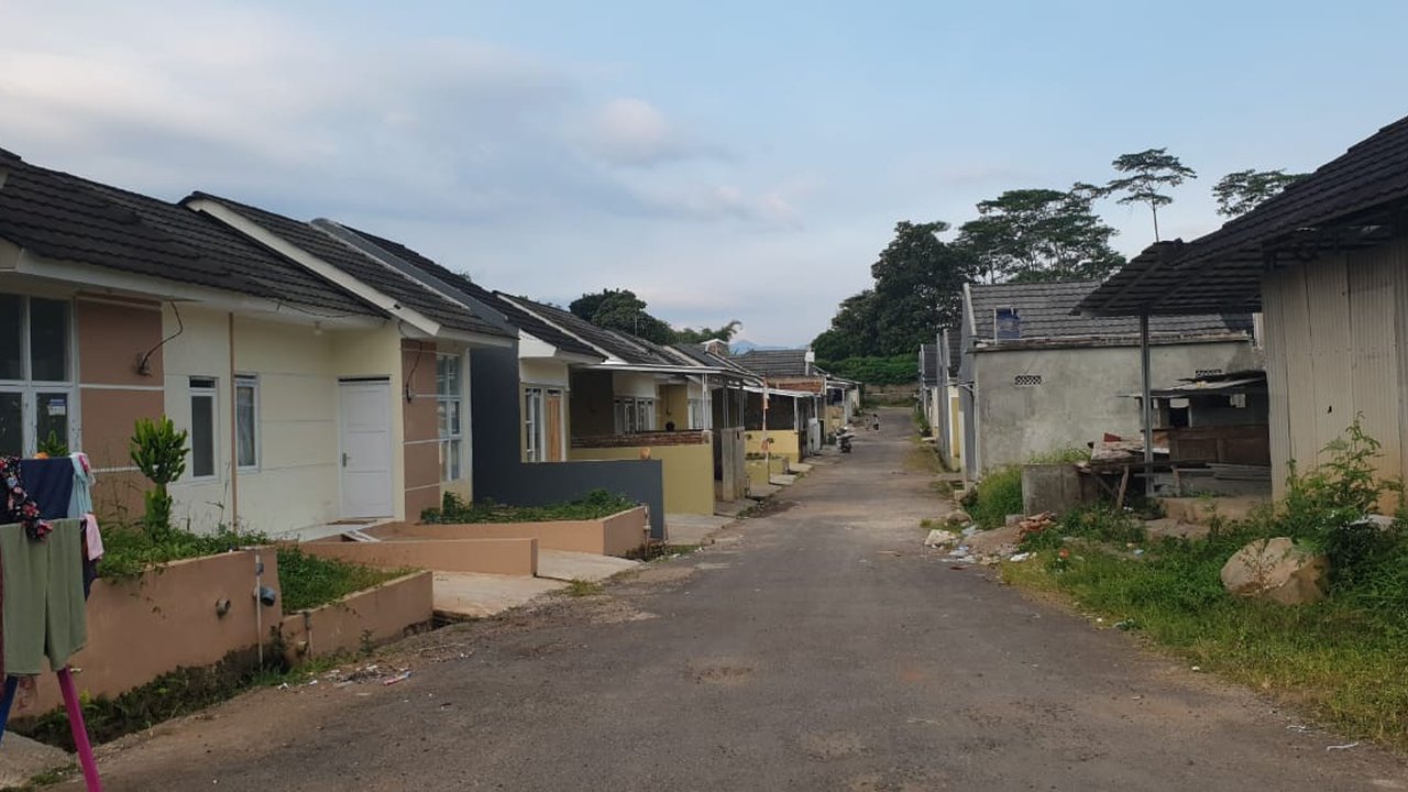 Cerita Penerima Manfaat Program 3 Juta Rumah, Satu Dekade Tanpa Akses Listrik Kini Tak Lagi BAB di Laut