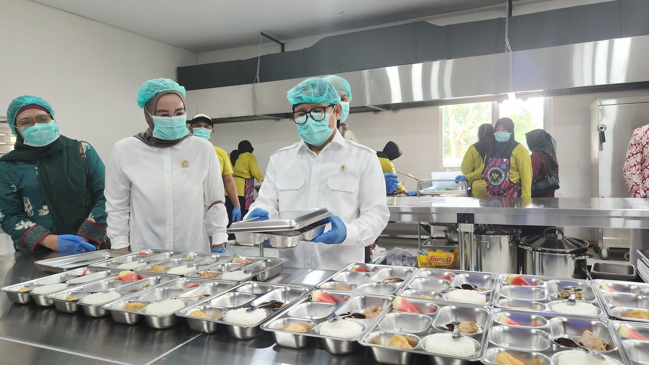4 Langkah Efisiensi Program MBG Disepakati Pemerintah dan DPR, Negara Hemat Rp40 Triliun