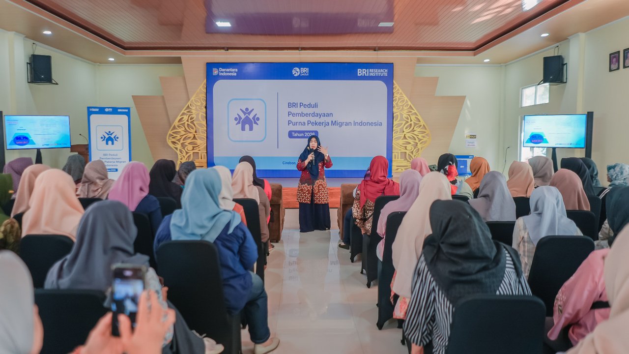 Tingkatkan Ketahanan Ekonomi, BRI Peduli Beri Pelatihan Kewirausahaan Puluhan Purna Pekerja Migran Indonesia di Cirebon