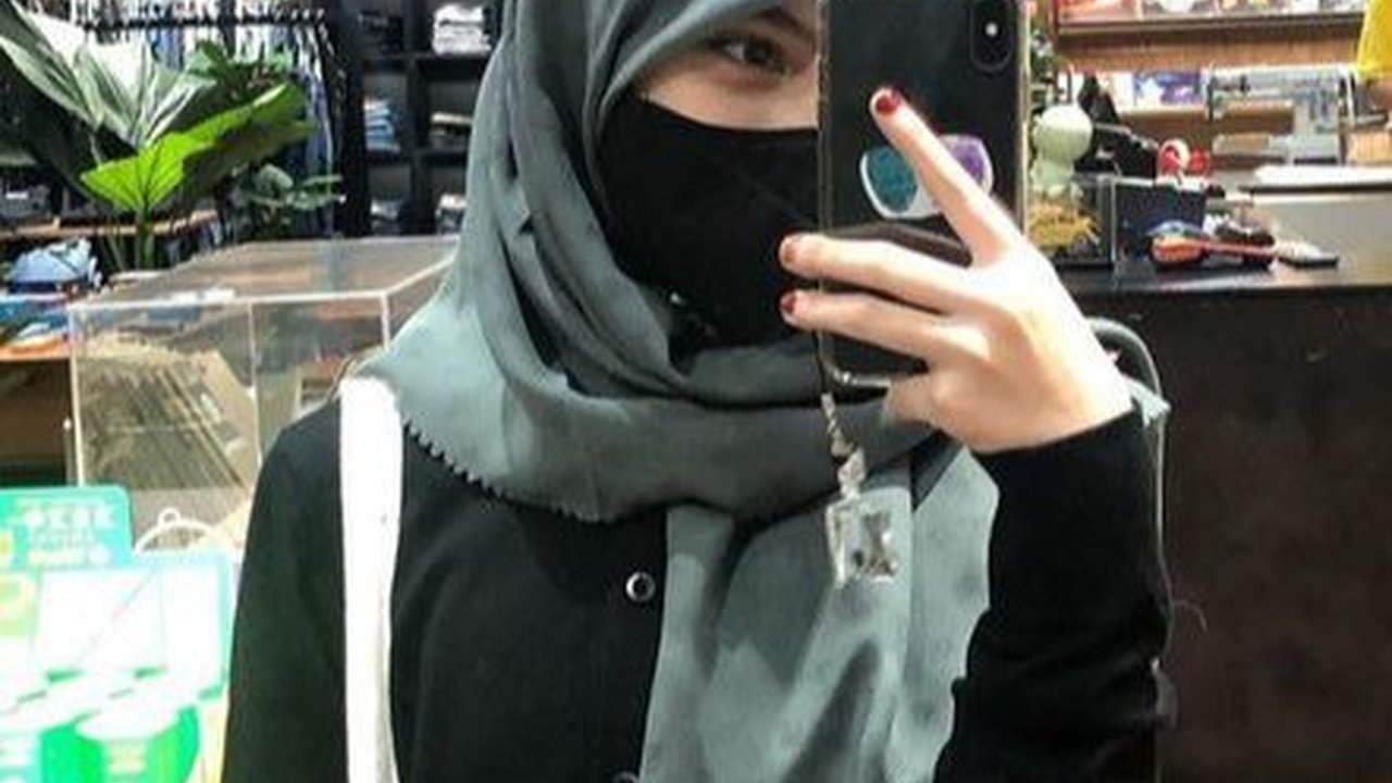 Tumbuh Menjadi Gadis, 8 Foto Cantik Sienna Kasyafani yang Makin Narsis Habis