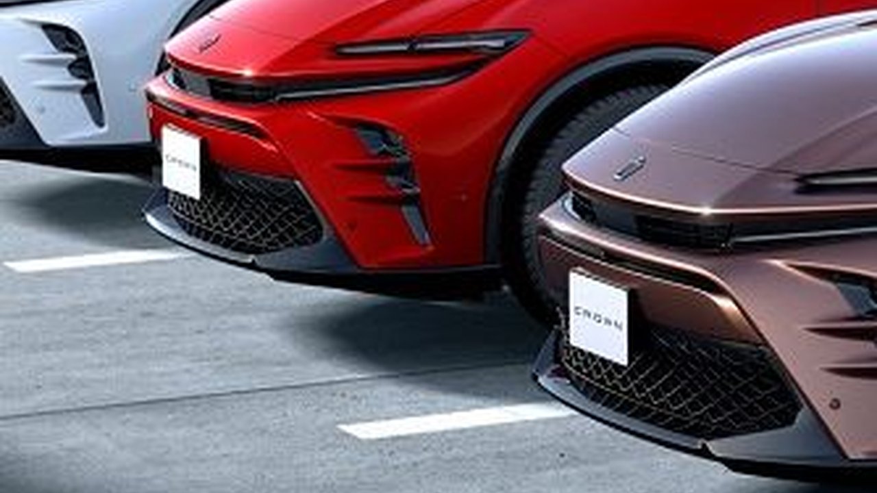 Penampakan All New Toyota Crown Sport, tapi kok Mirip SUV Ferrari Purosangue