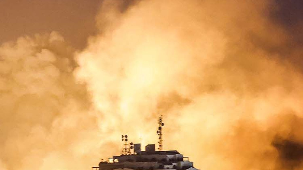 VIDEO: Perang Terbuka Israel Serang Balik Palestina, Brutal Bombardir Gaza Pakai Rudal