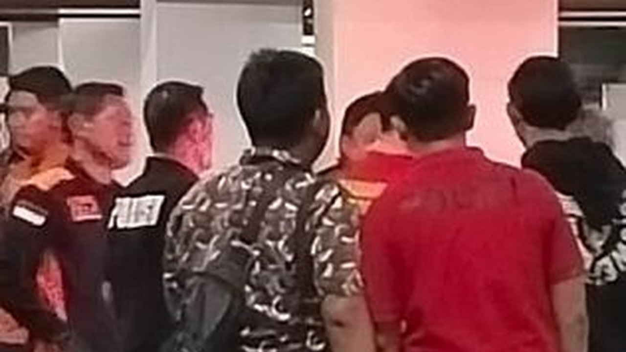 Rekonstruksi Ronald Tannur Aniaya Dini Sera Afrianti, Tersangka Peragakan Detik-Detik Lindas Korban dengan Mobil