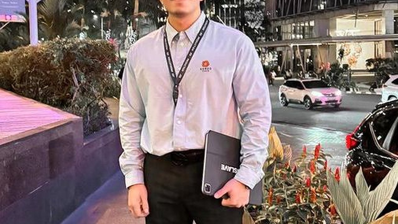 Potret Atta Halilintar Mendadak jadi Anak Magang di SCBD, Netizen 'Stylenya Begini Bosnya Ketar-ketir'