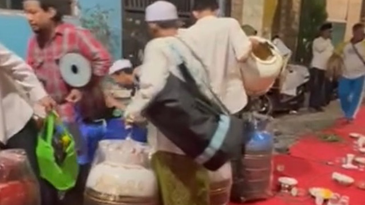 Tak Biasa, Bingkisan Pengajian Berupa Sangkar Burung Ini Viral