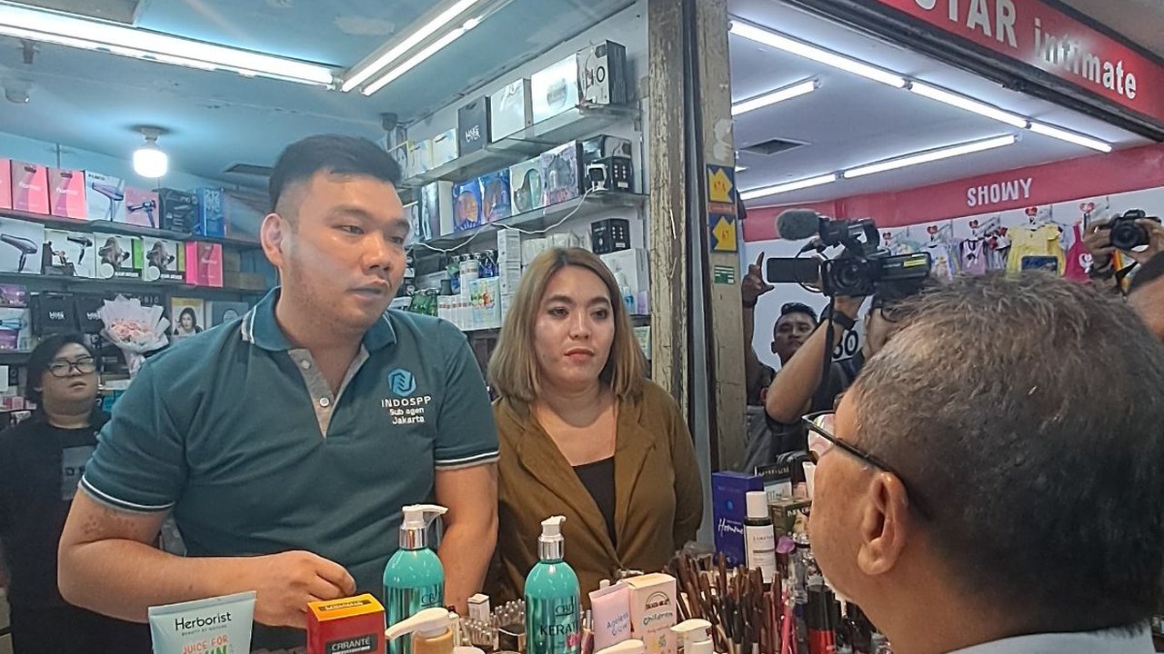 Pedagang ITC Cempaka Mas 'Ngadu' ke Mendag Zulhas: Pak Ada WNA Datang Pakai Visa Turis tapi Jualan di Sini