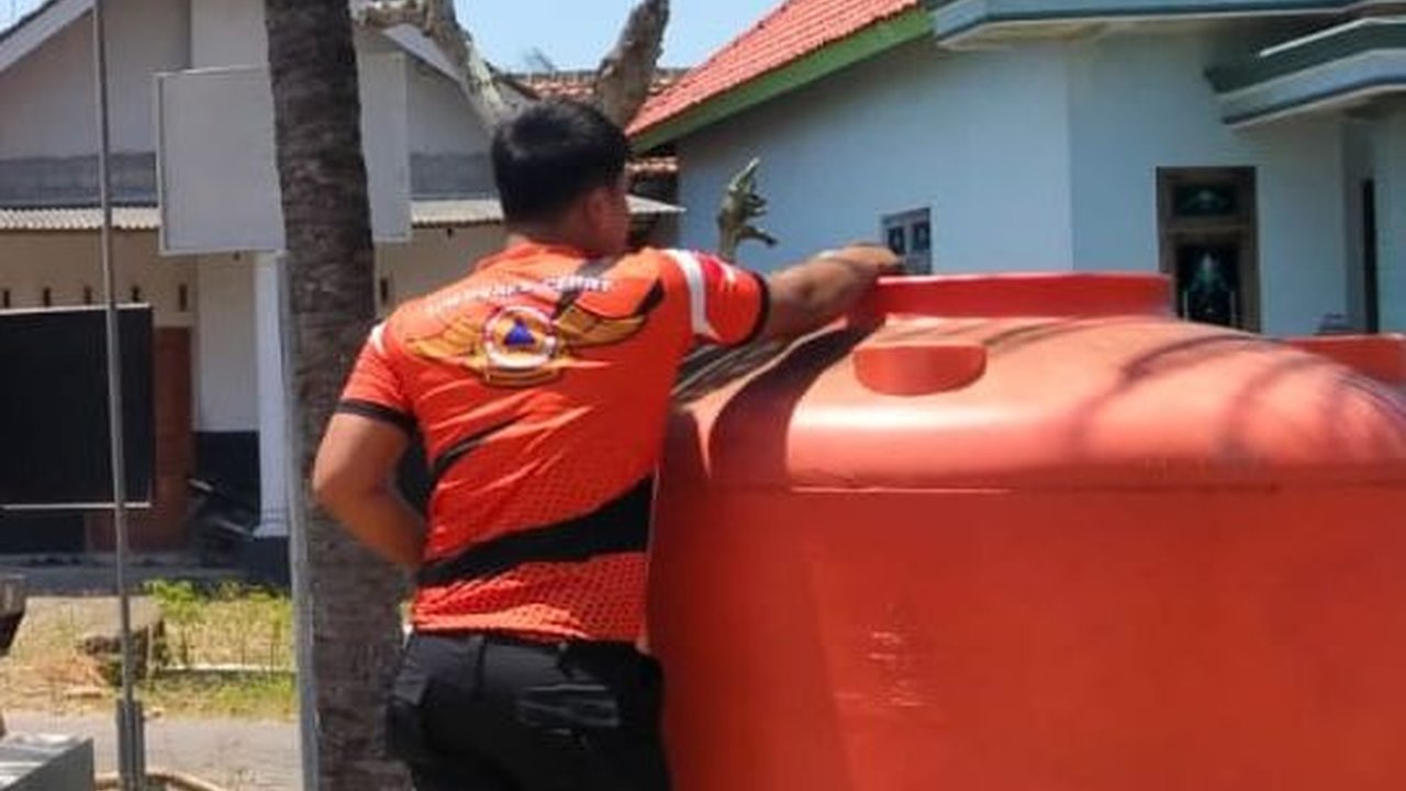 BPBD Banyuwangi Kirim Air Bersih Ke Wilayah Kekurangan Air