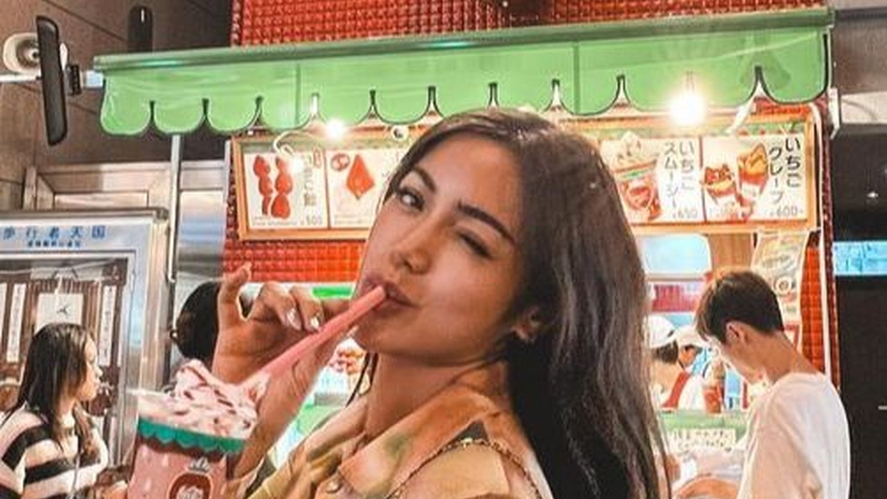 Potret Jessica Iskandar dan Keluarga Liburan ke Jepang, Penampilannya Bikin Salfok