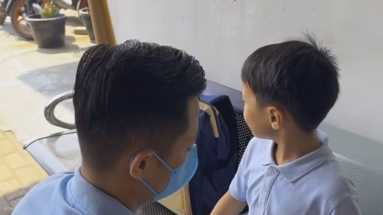 Penuh Haru, Ini Potret Yusuf Putra Larissa Chou Sunat Ditemani Ayah Sambung