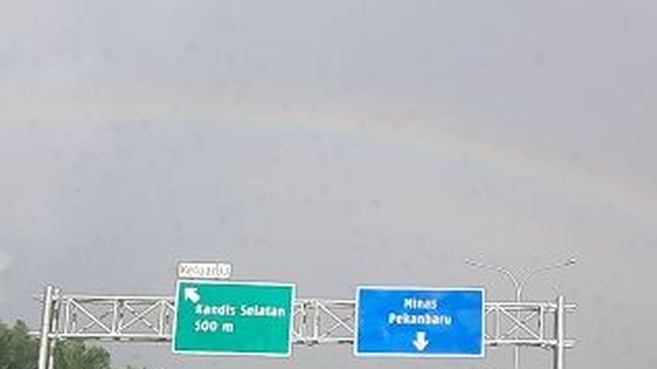 Penampakan Langit Biru dan Pelangi di Pekanbaru saat Kabut Asap Hilang Diguyur Hujan