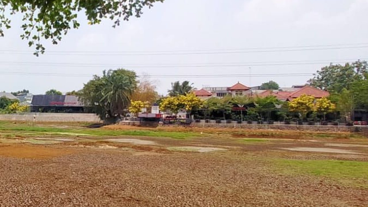 Danau Cinere Mengering akibat Kemarau Panjang, Begini Kondisinya