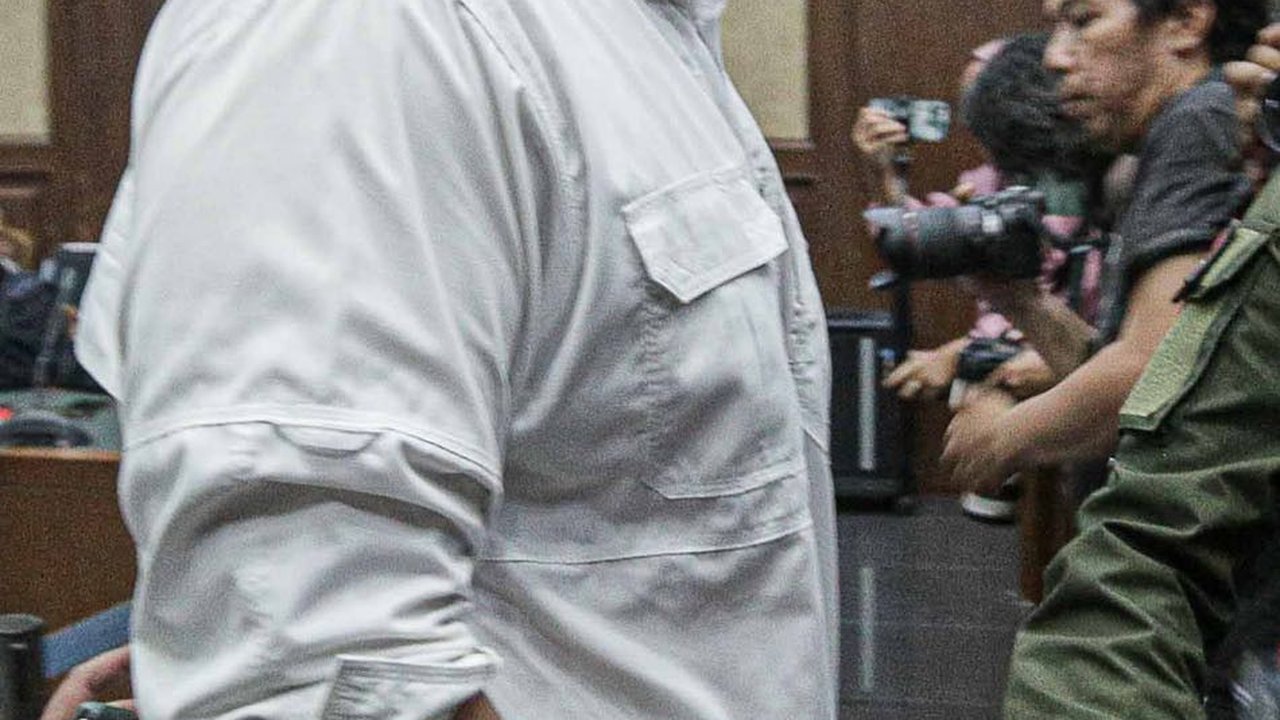 VIDEO: Menpora Dito Santai Bongkar Fakta Bingkisan Uang Rp27 Miliar