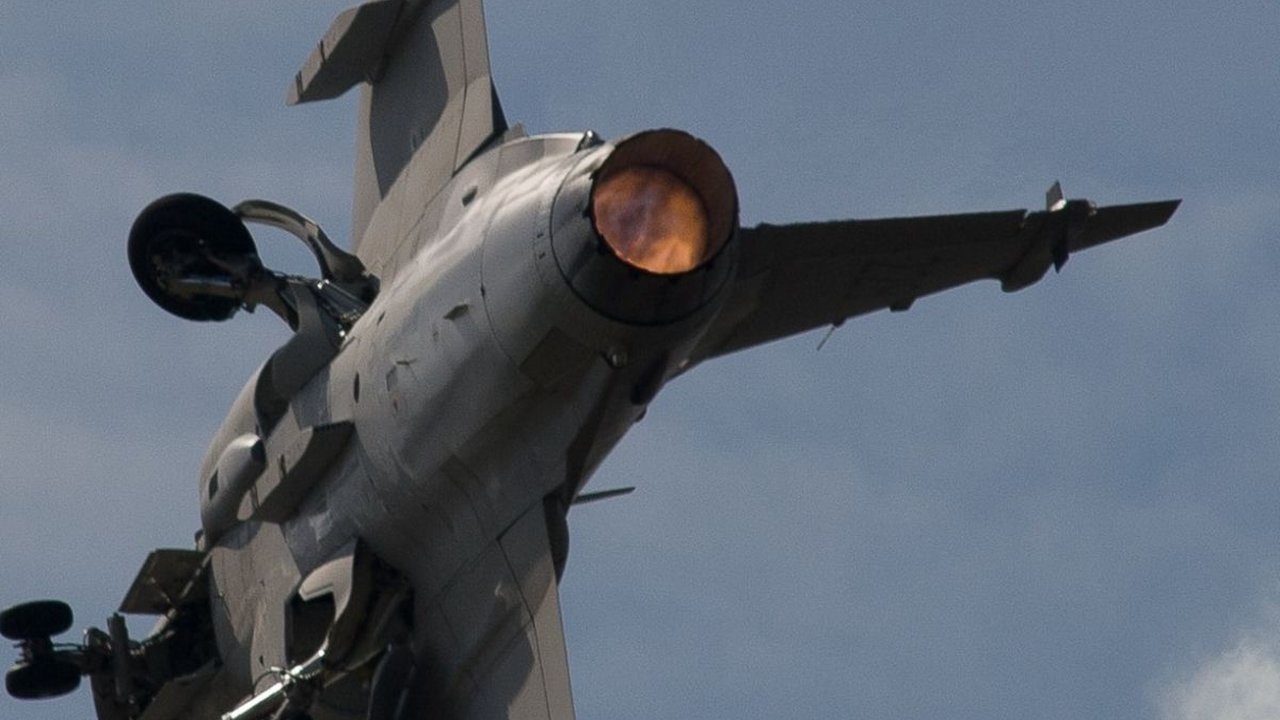 Pilot Pesawat Tempur Bikin Komandan Marah karena Mendarat Tanpa Roda, Nasibnya Malah jadi Orang Nomor Satu di TNI AU