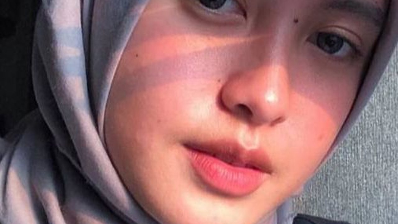 8 Foto Cantik Balladiffa Saat Tampil Berhijab Bak Artis