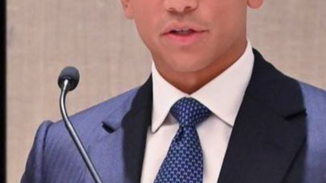 Udah Pacaran Lama, Ini Fakta-Fakta Perjalanan Cinta Pengeran Mateen & Anisha Rosna
