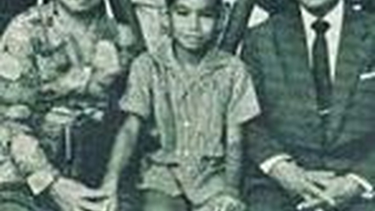 Mengungsi ke Padang Karena Ayah Dituduh Pemberontak, Begitu Dewasa Jadi Orang Nomor Satu di Kopassus