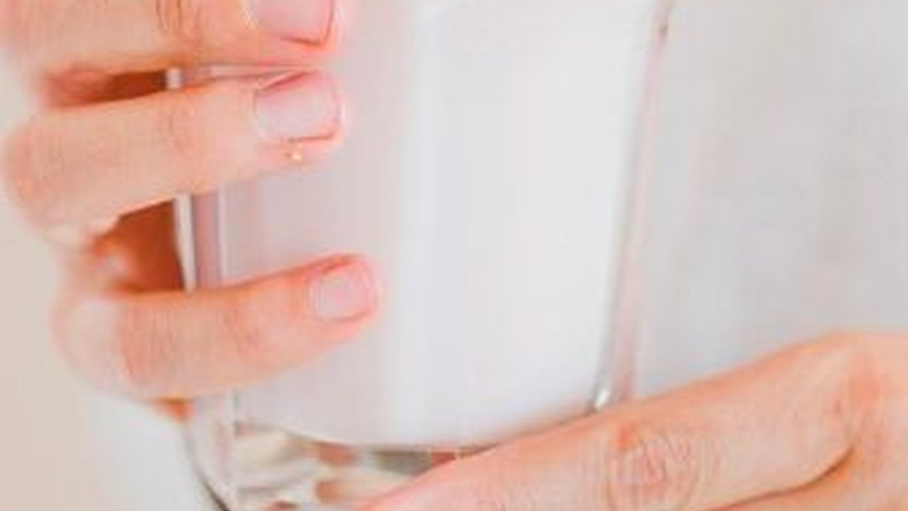 Sama-sama Susu Kacang, Mana yang Lebih Baik: Susu Kedelai atau Susu Almond?