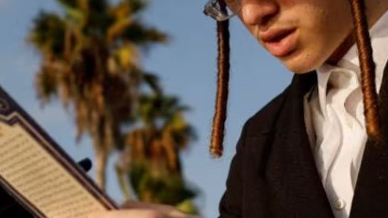 Para Orang Tua Yahudi Ramai-ramai Hapus Media Sosial, Terungkap Penyebabnya