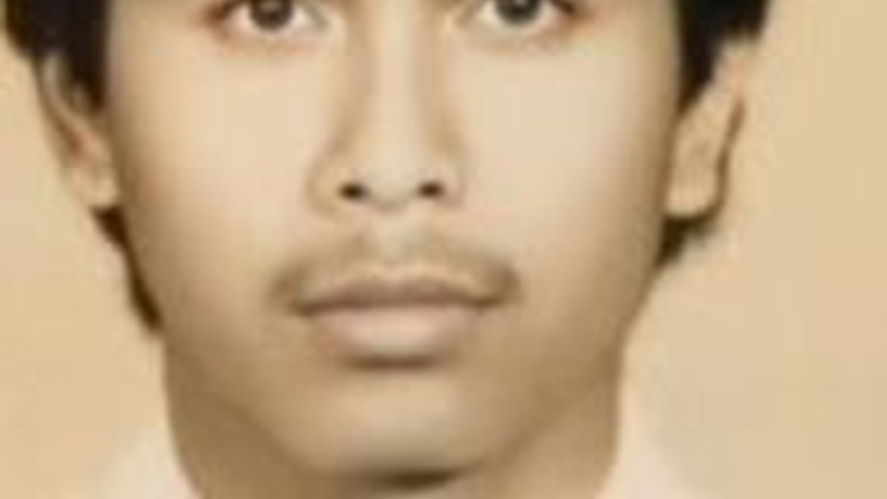 Pemuda Berkumis Tipis Ini Pernah Nyaris Ditembak Teroris, Kini Punya Jabatan Mentereng di Pemerintahan