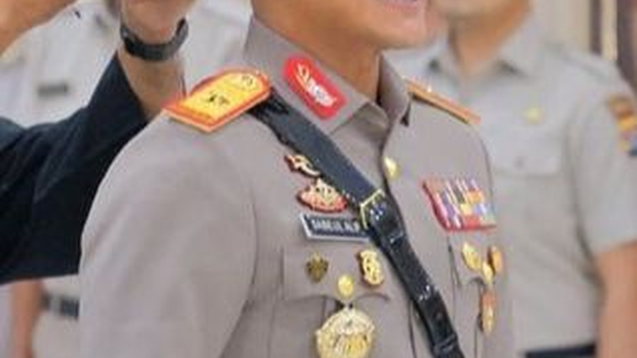 Jenderal Eks Ajudan Wapres Makan Lontong Sayur, Tanya Penjual 