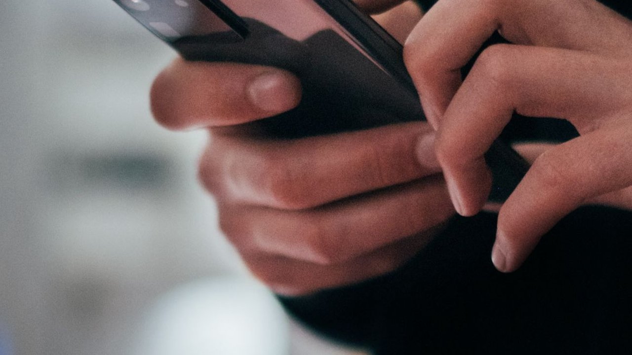 Diam-diam HP Bisa Nguping dan Munculkan Iklan Hasil Percakapan di Telepon? Begini faktanya