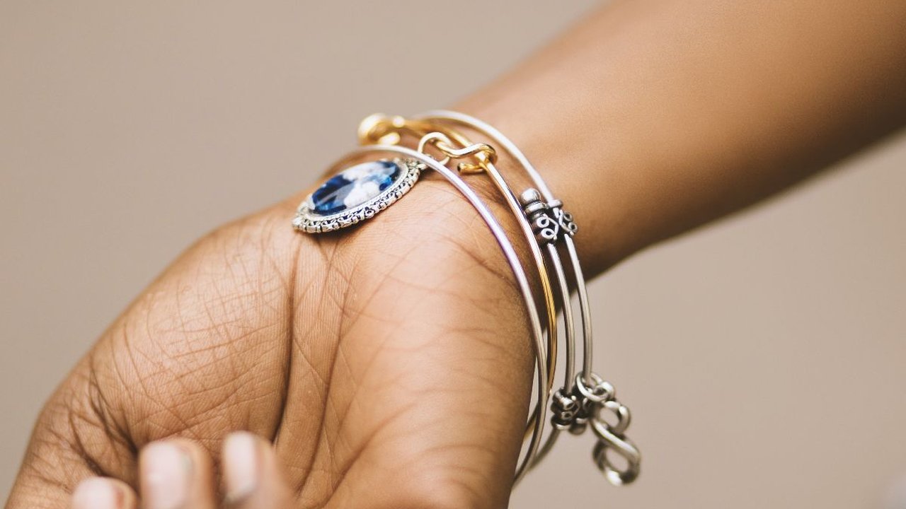 Hukum Memakai Gelang bagi Laki-laki dalam Islam, Berikut Penjelasannya