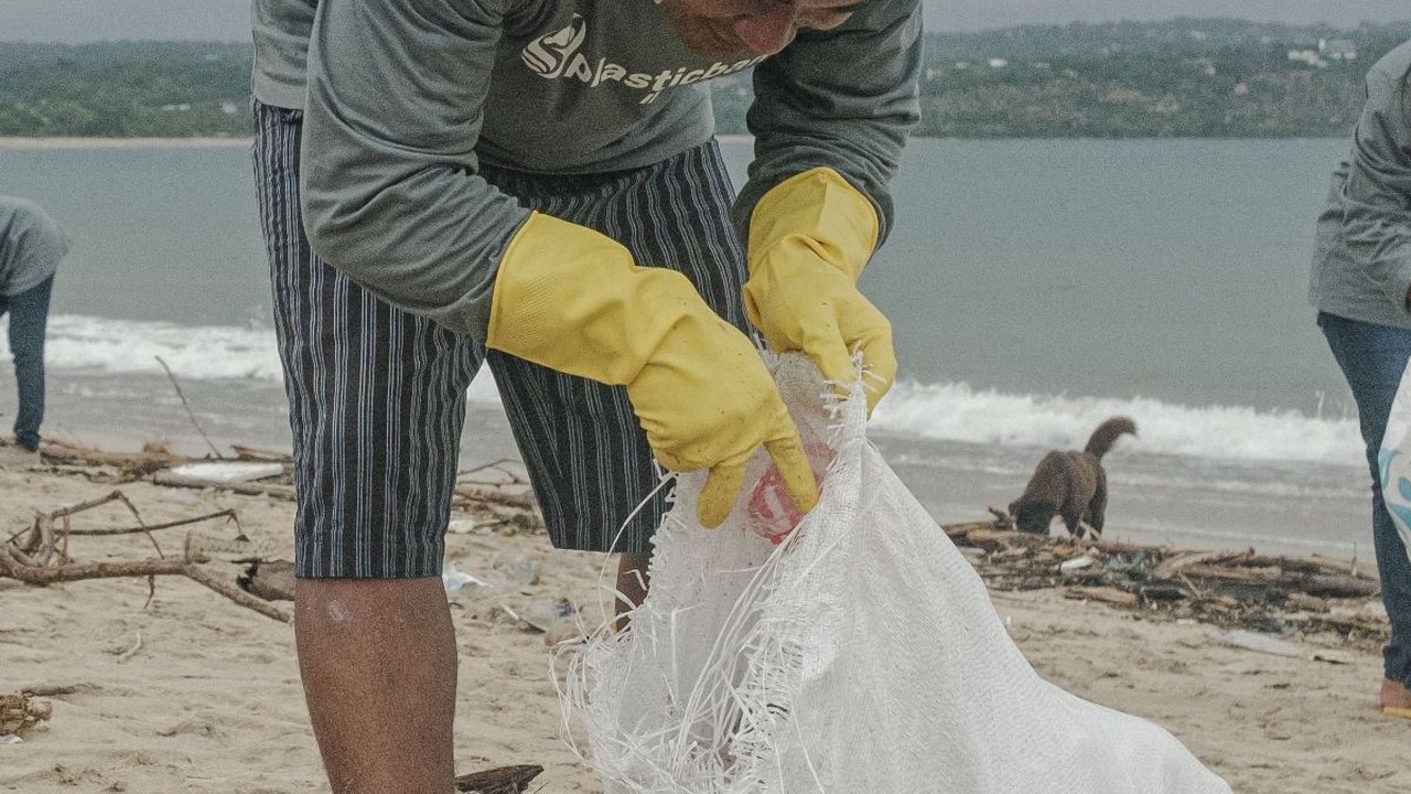 Pemerintah Akui Sulit Atur Sebaran Kantong Plastik di Pasar Tradisional